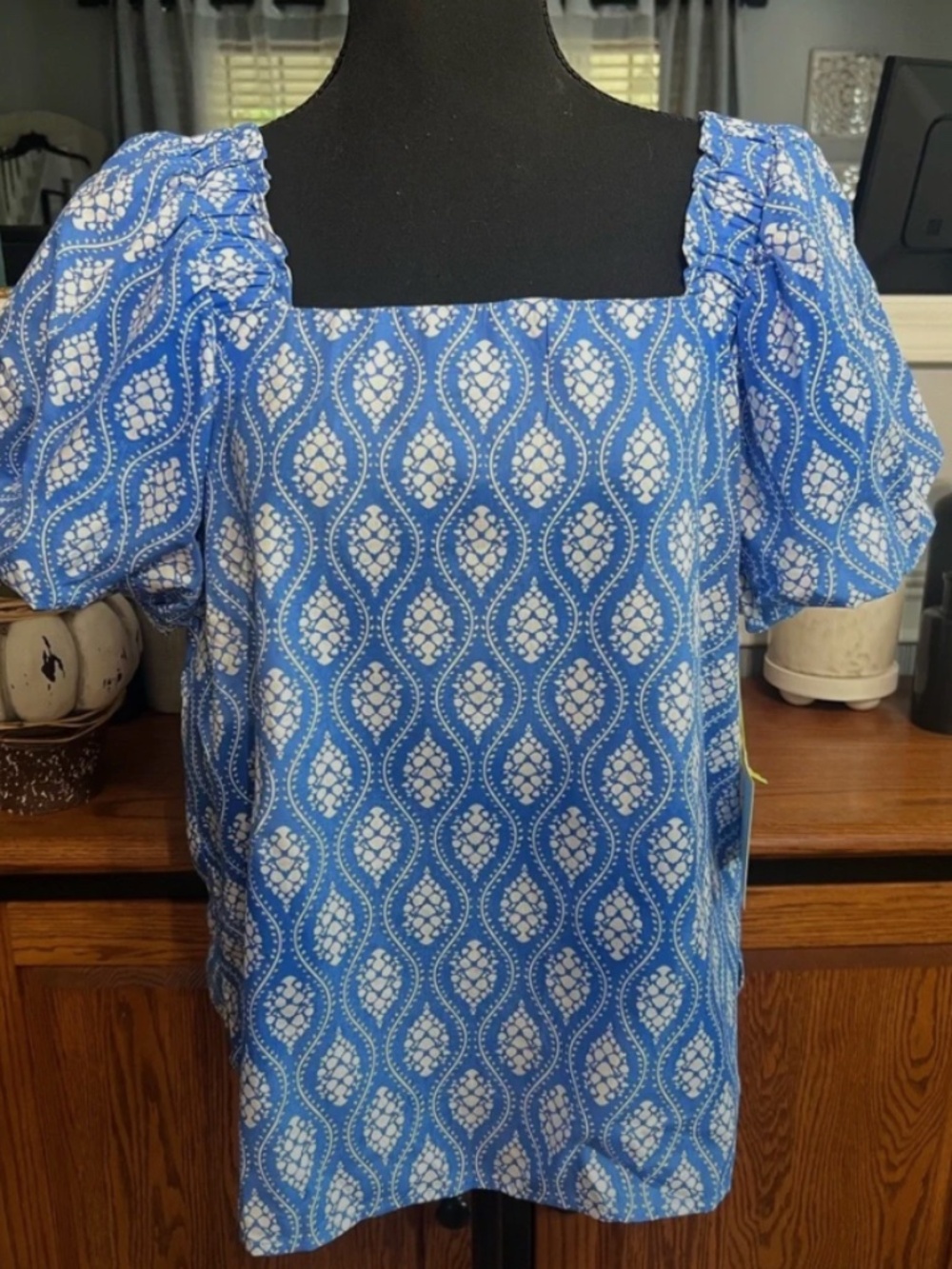 NWT CeCe Blue and White Puff Sleeve Blouse size M